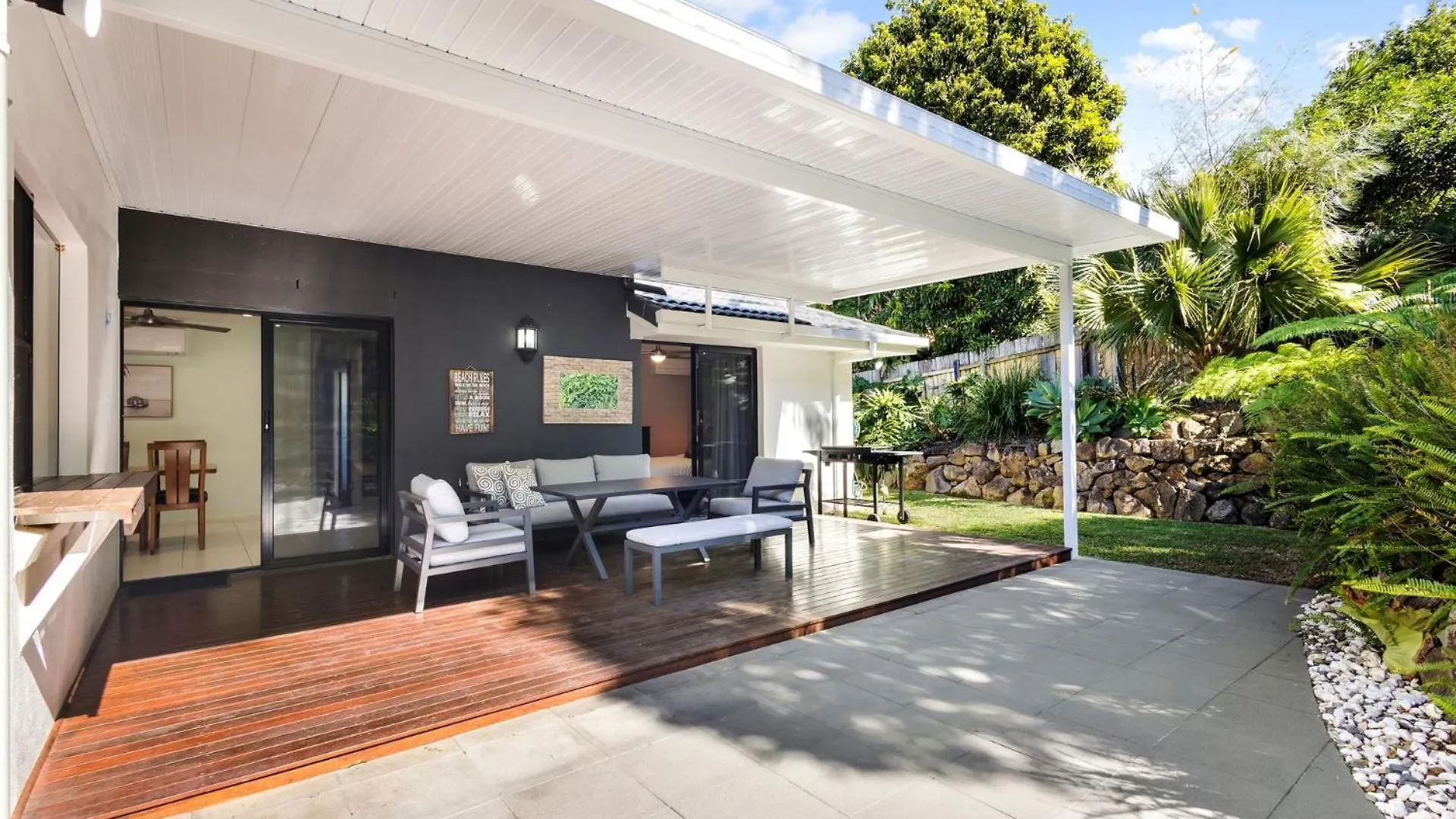 Family & Pet Beach House Yaroomba Australien