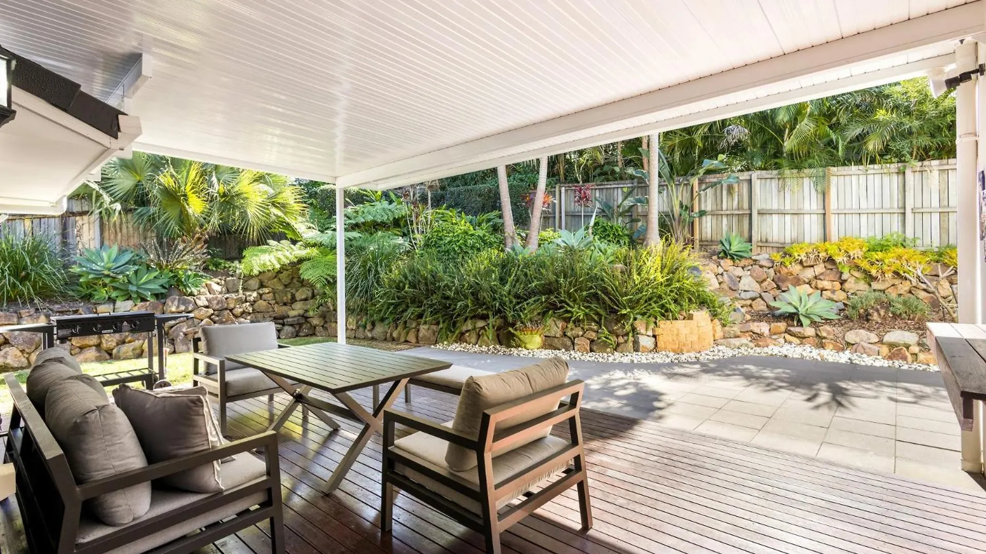 Semesterbostad Family & Pet Beach House Yaroomba Australien